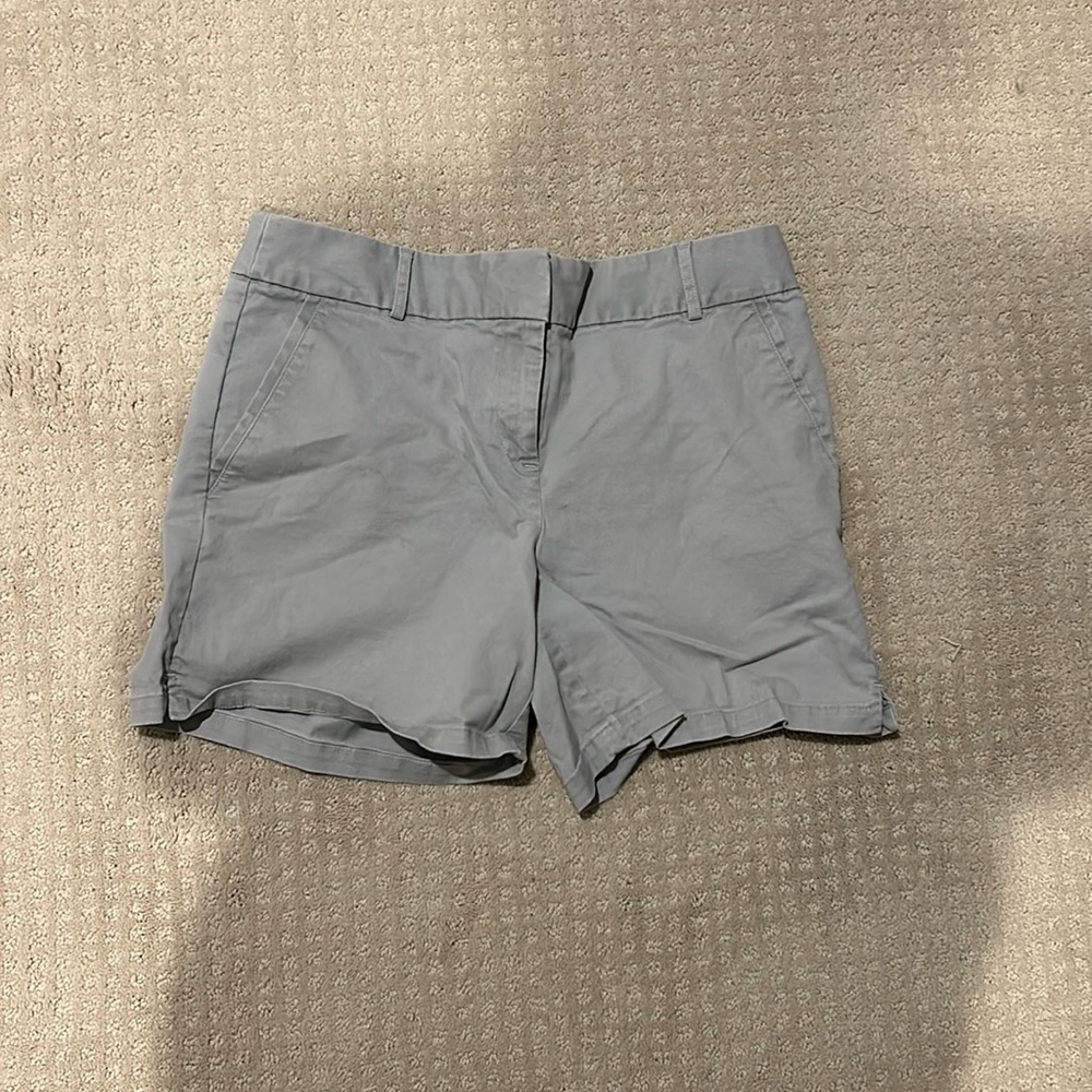 LOFT Women’s riviera shorts, size 10. Gray